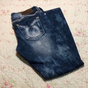 Big Star Liv Distressed Crop Capris Size 28